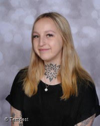 Beth Easom .jpg